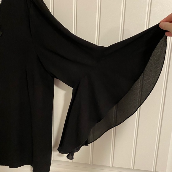 V neck blouse - Picture 2 of 3